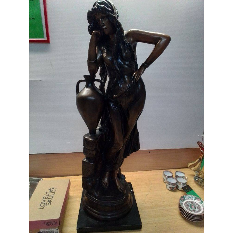 STATUETTE REBECCA RESINE 