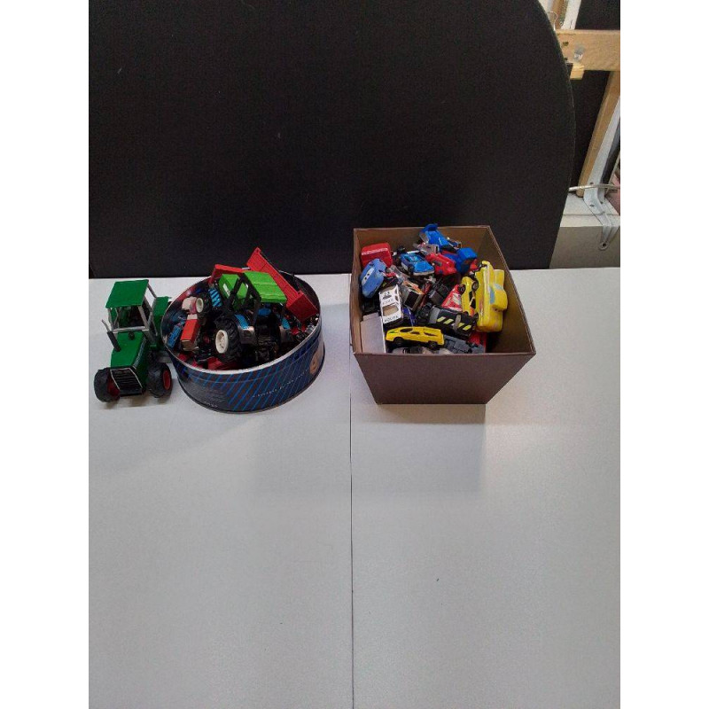 LOT DE JOUETS DIVERS LA PIECE