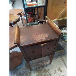 MEUBLE D’APPOINT ANCIEN