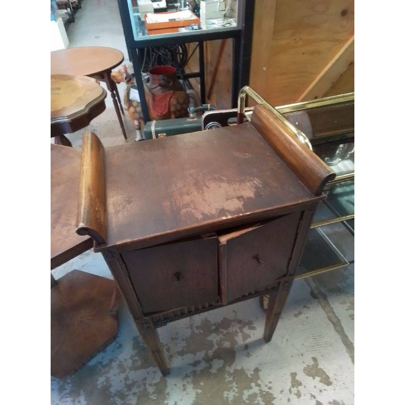 MEUBLE D’APPOINT ANCIEN