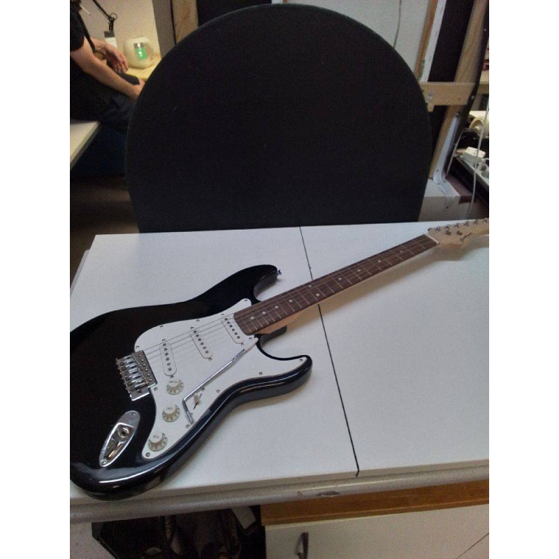 GUITARE ÉLECTRIQUE 