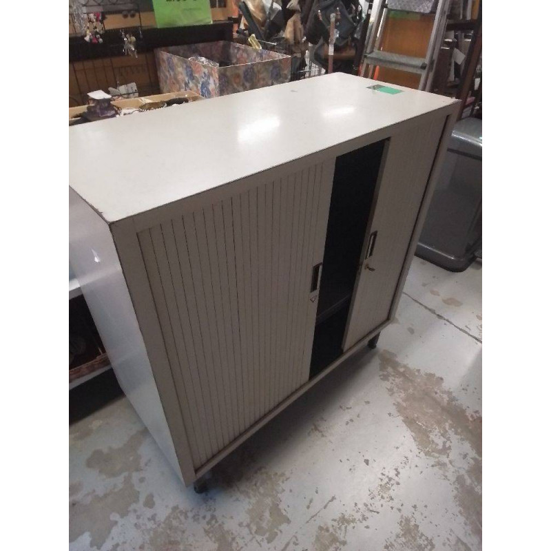 MEUBLE DE BUREAU A RIDEAUX 