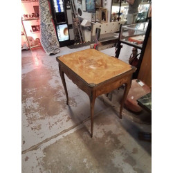 TABLE DE JEU EN MARQUETERIE 