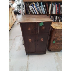 MEUBLE D’APPOINT 4 PORTES 