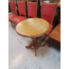 TABLE RONDE D’APPOINT PIEDS SCULPTÉS 