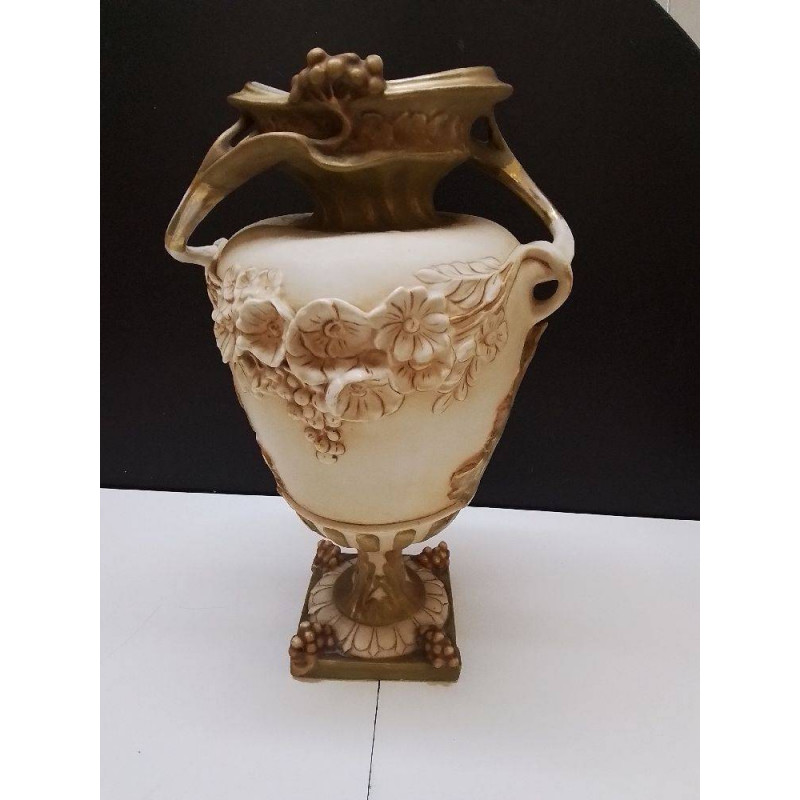 VASE ART NOUVEAU BISCUIT À DÉCOR DE FLEURS BOHMIA 