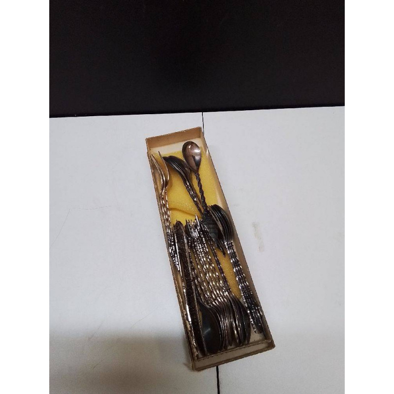LOT DE CUILLERES DE COLLECTION 
