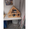 MAISON DE POUPÉE EN BOIS