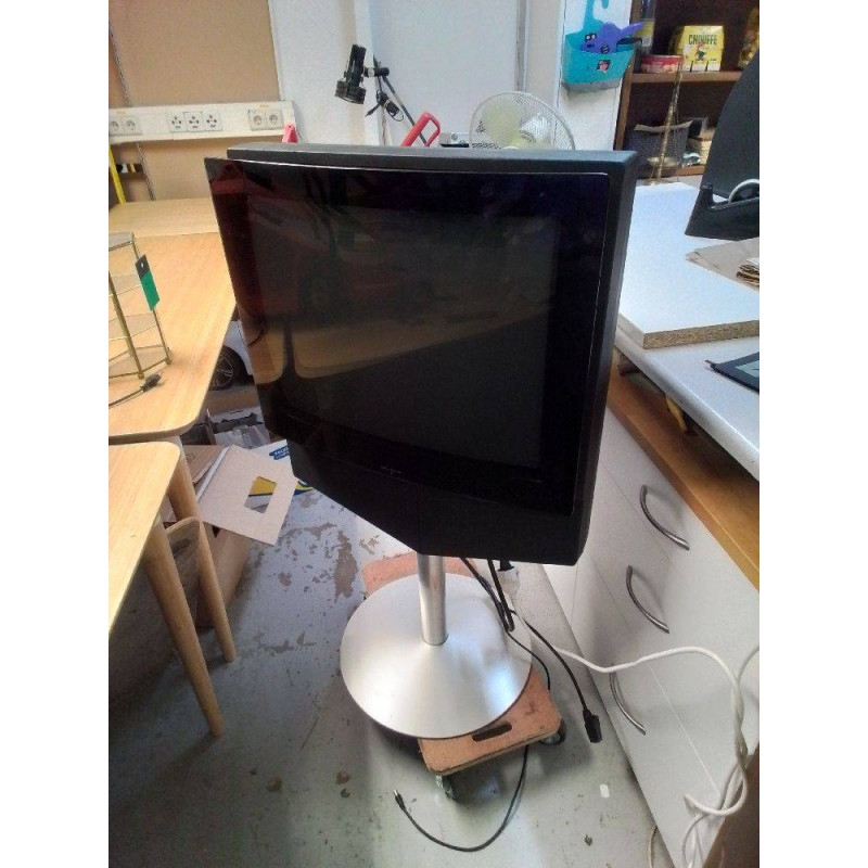 TÉLÉVISEUR BANG OLUFSEN + TÉLÉCOMMANDE 