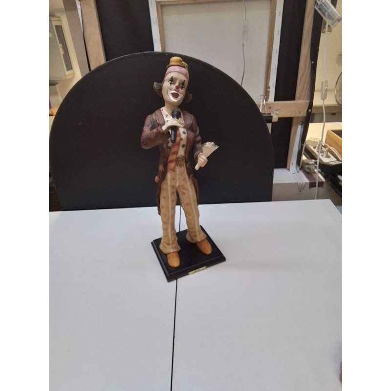 STATUETTE CLOWN CHANTEUR