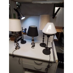 LAMPE SUR PIED DIVERS