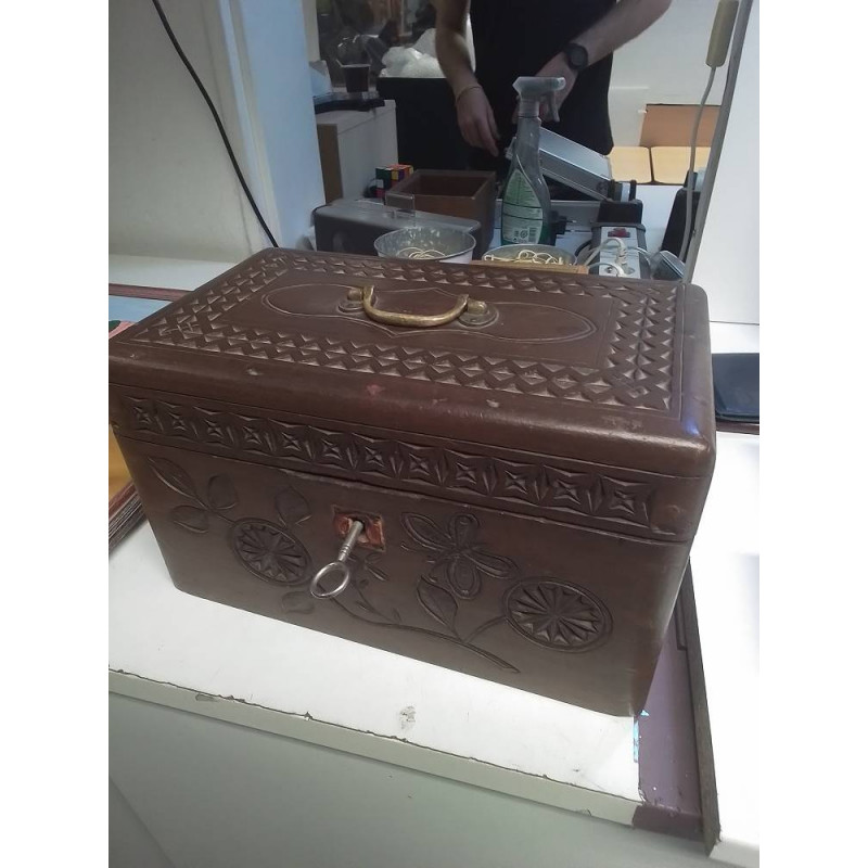 BOIS BOIS SCULPTÉ 