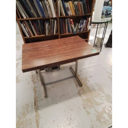 TABLE EN FORMICA ET ALLONGES