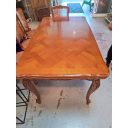 TABLE MERISIER STYLE LOUIS XV