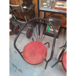 CHAISE RETRO ROUGE ×
